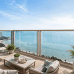 balcone con parapetto in vetro