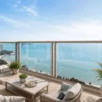balcone con parapetto in vetro