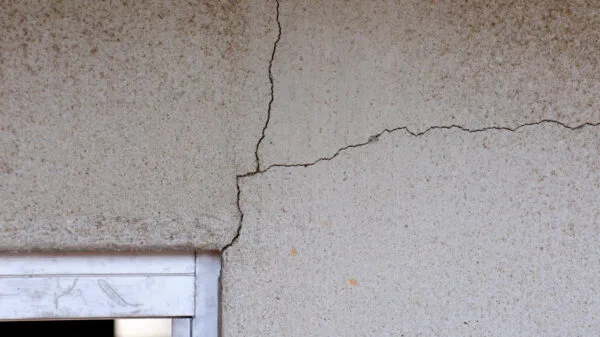 intonaco con cavillature