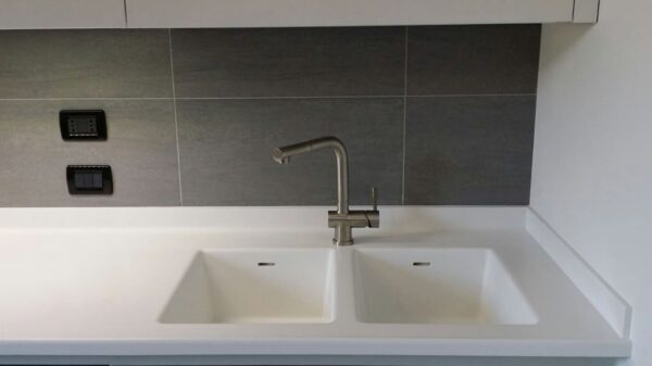 top cucina in corian con lavello integrato