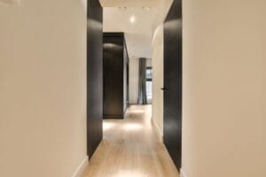 corridoio lungo e stretto