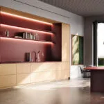 Cucina con forno a microonde in colonna