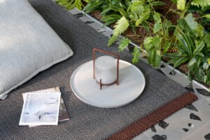 cuscino e lanterna da outdoor