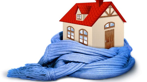 immagine di casa con sciarpa