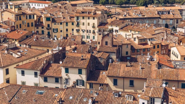 panorama di città toscana