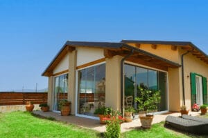 portico chiuso con vetrate panoramiche scorrevoli