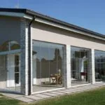 portico chiuso con vetrate