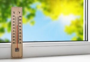 termometro su finestra