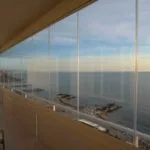 terrazzo chiuso con vetri scorrevoli