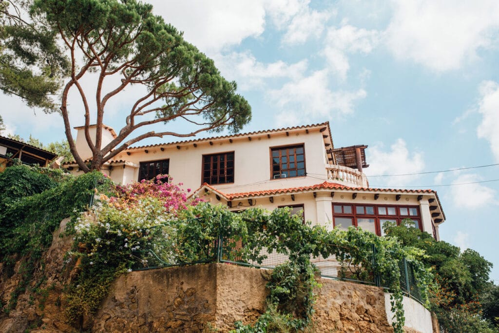 scorcio di villa nel verde